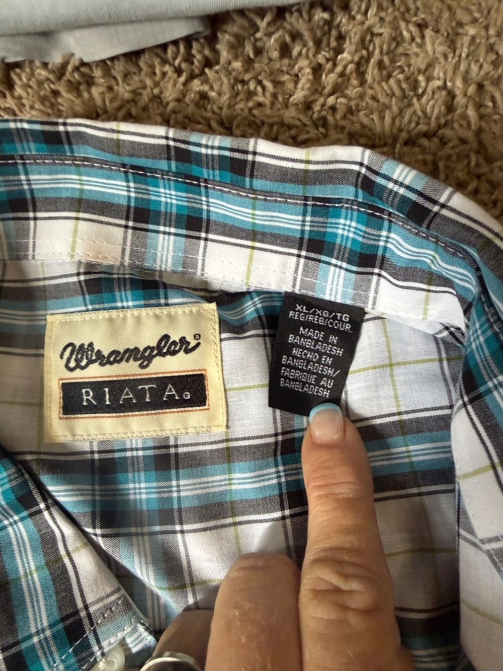 Wrangler Men’s Teal, Black and White Plaid Button-Down Shirt - Picture 3 of 4